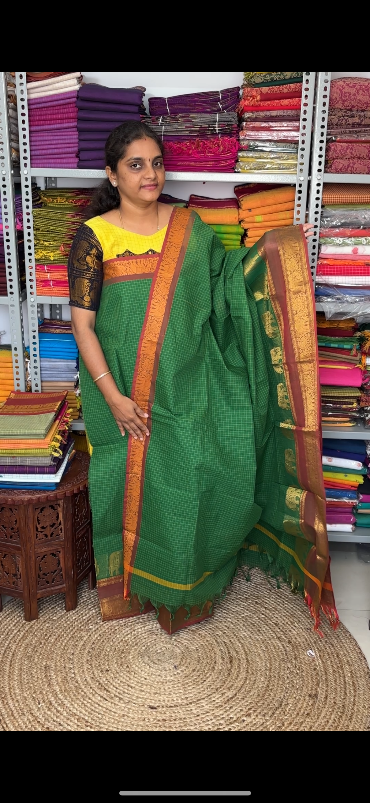 Ektha- korvai kattam elephant border