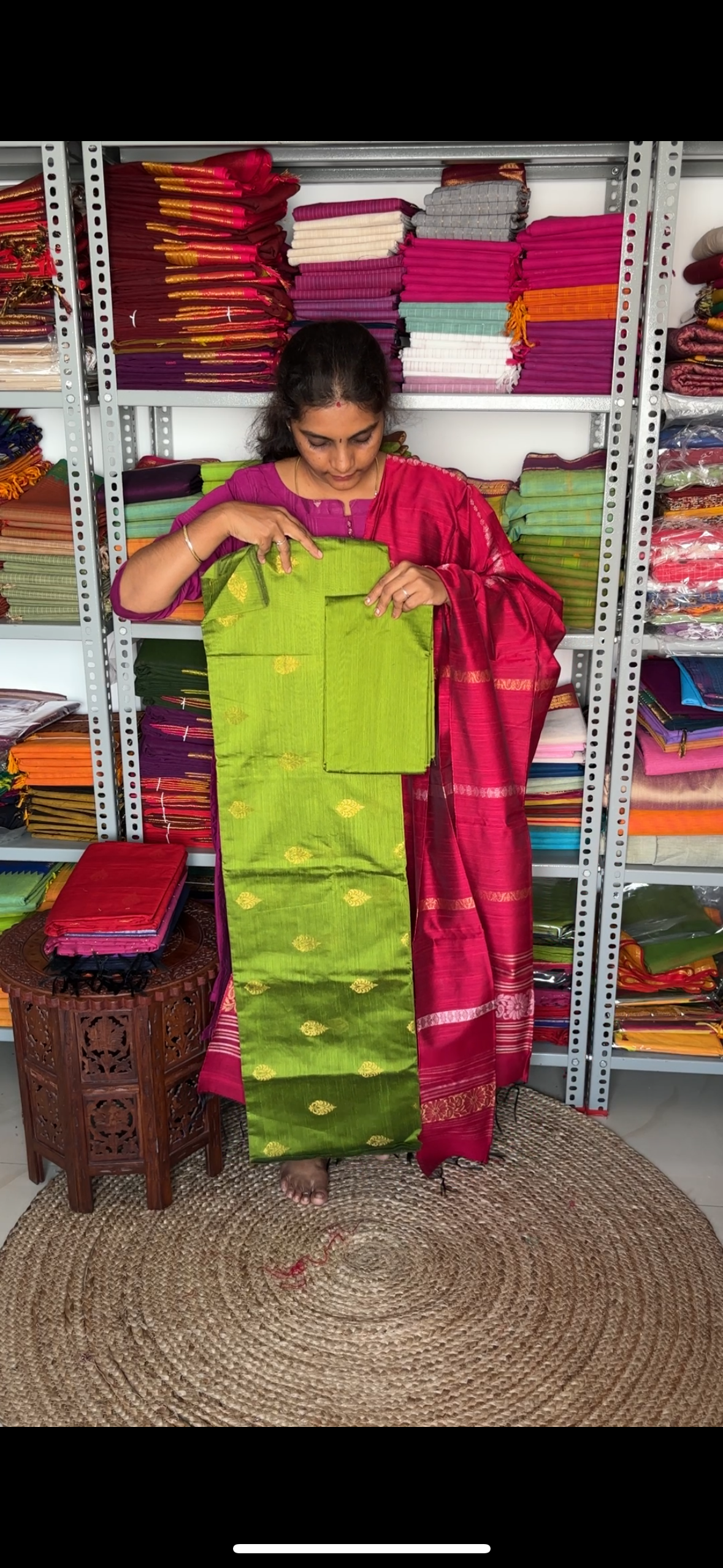 Saanvi - Raw silk set